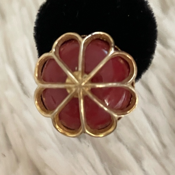 Vintage clip on earrings - Picture 2 of 4